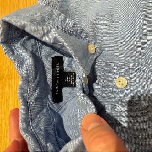 Tommy Hilfiger long sleeve button down shirt size 4-5 (xs) - Picture 6 of 7